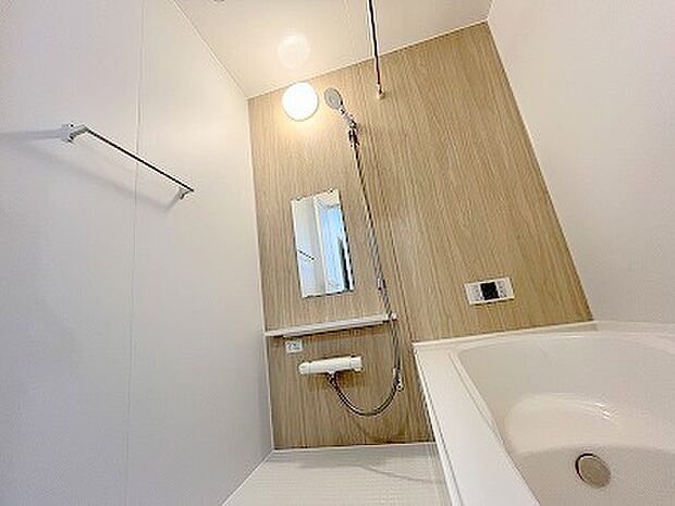 半身浴もゆっくり楽しめるベンチバス仕様。 