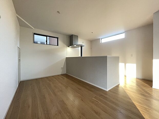 対面タイプなら、キッチン内にいながらご家族やお客様との会話が楽しめます。 