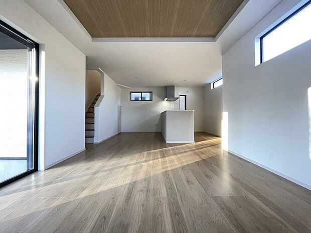 リビングは家具の配置も思いのまま。自由度が高い設計です。 