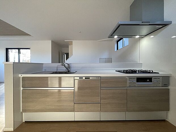 カウンターからはリビングが広く見渡せ、ご家族とのコミュニケーションも弾みます。