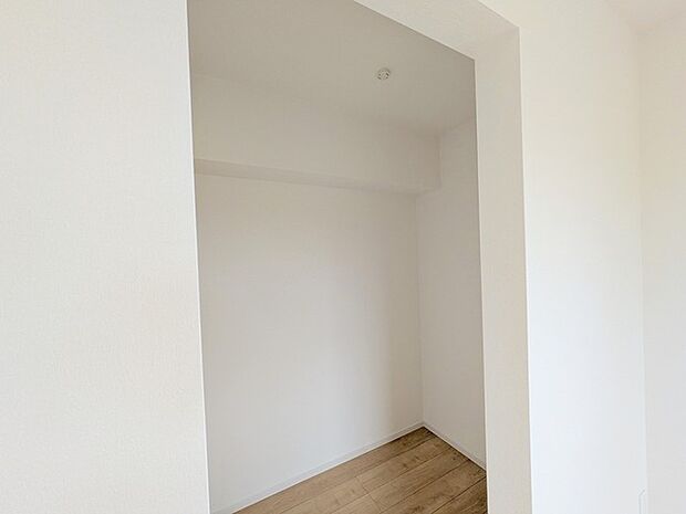 たっぷり収納で、お部屋の中はいつもキレイに片付きそうですね。