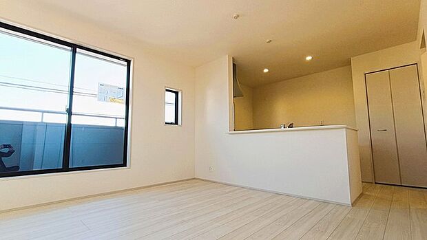 快適性とゆとりをデザインした広々リビング 