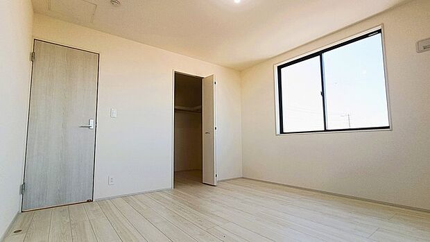 お部屋の日当たりは、ご覧の通り明るいです。 