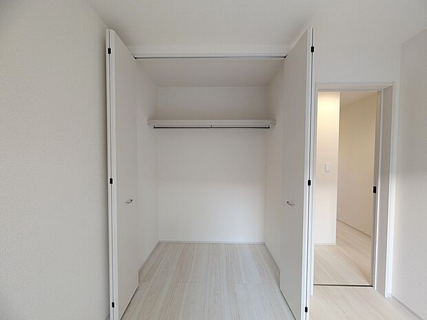 子供部屋にも嬉しい全居室収納スペース。