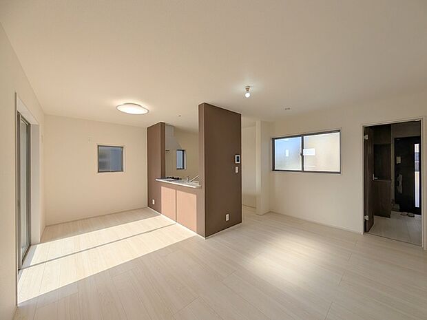 家族団らんの時間も増えそうな、くつろぎのLDK。