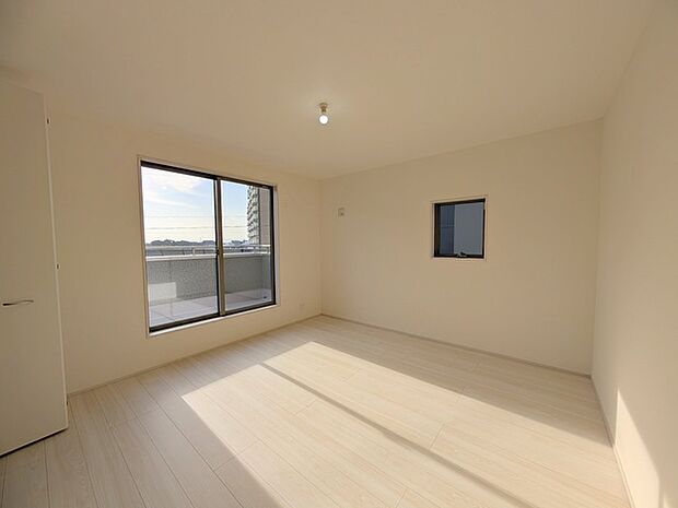 2階部分のお部屋の日当たりは、ご覧の通り明るいです。