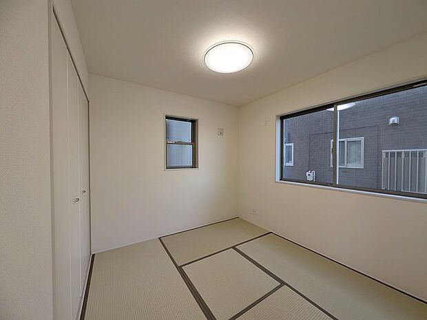 リビングと一体のように使える和室。キッチンからもよく見えます。 