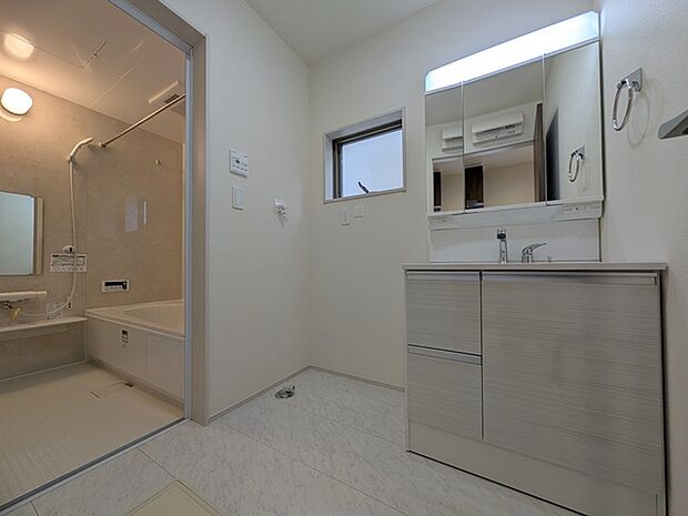 脱衣所は目覚めのスイッチが入る場所ですね。