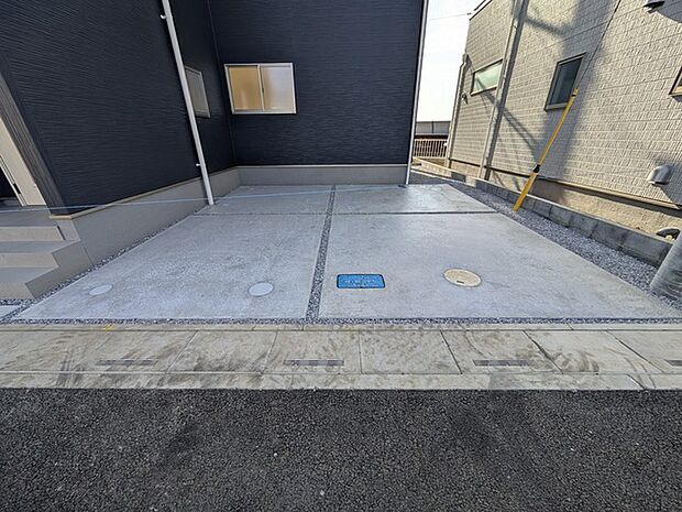 ゆったり駐車スペース、2台可。