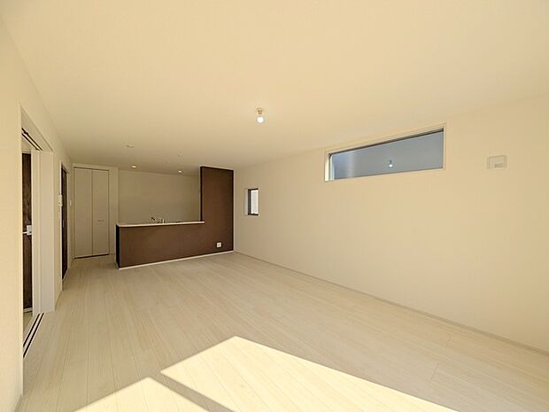 家族が自然に集りそうな広さが魅力のＬＤＫ。 