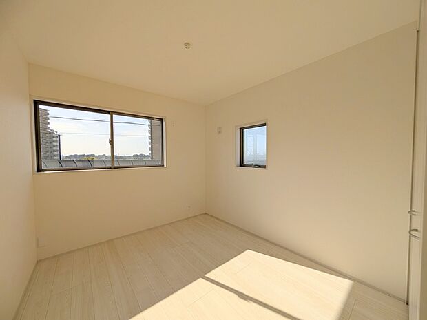 子供部屋には丁度良い洋室。サイズは5.34帖。