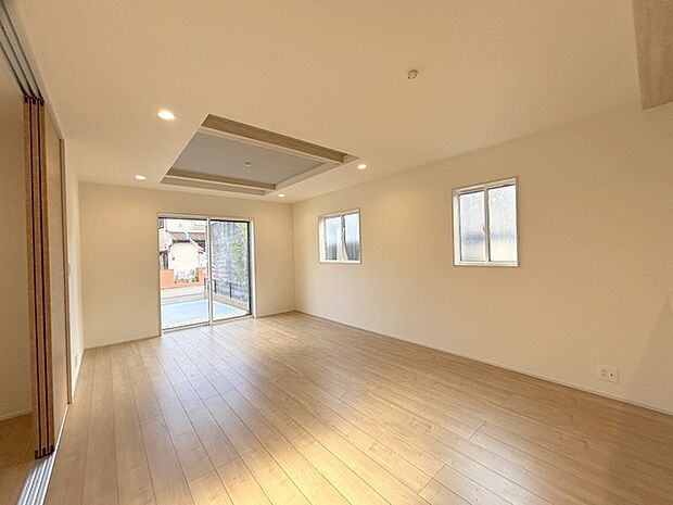 ご家族みんながゆったりくつろげる広々リビング。 