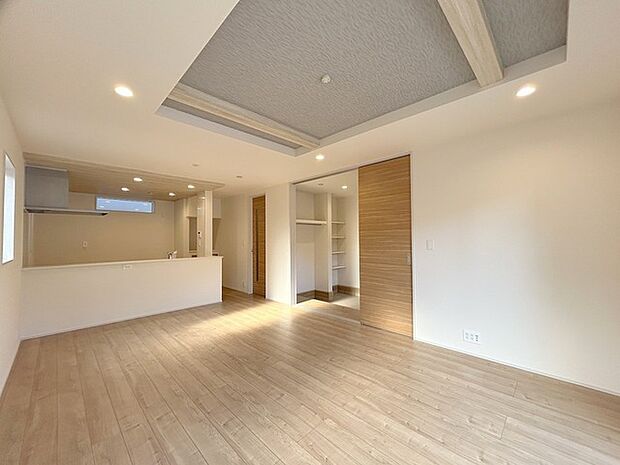 開放感と採光にこだわった、18帖のＬＤＫ。 