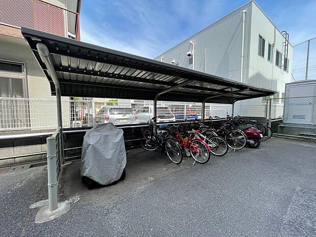 駅やドン　キホーテ黒崎店などが近いため自転車やバイクがあれば便利です。