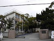 和歌山市立安原小学校まで1420m