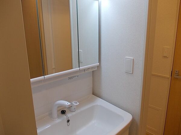 画像6:快適なシャワー付きの洗面台です(*^_^*)