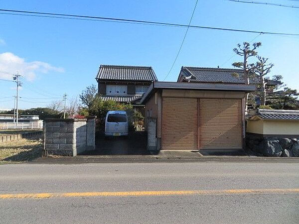 外観全面道路含む