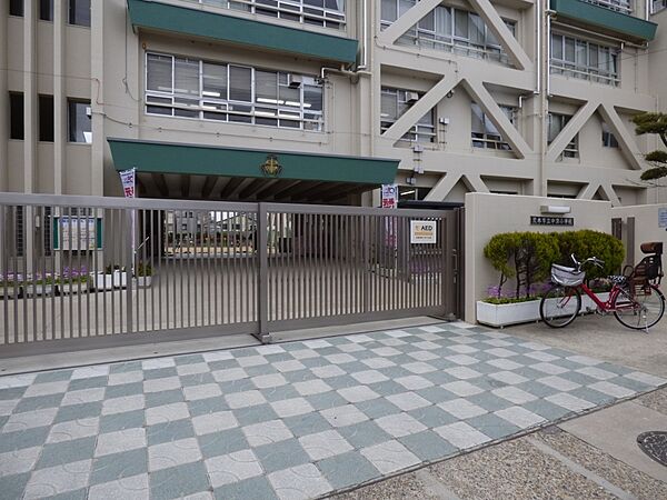 画像18:【小学校】茨木市立 中津小学校まで346ｍ