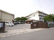 湯川中学校(1、540m)