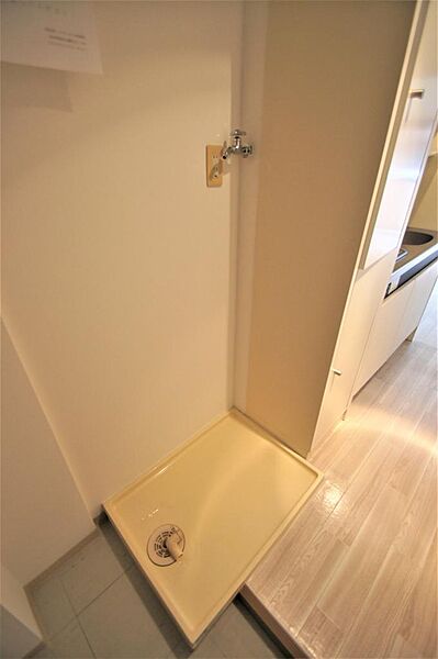 画像16:室内洗濯機置き場、防水パンは備え付けです。
