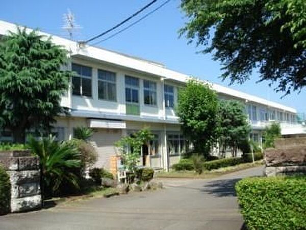 沼津市立浮島中学校 930m