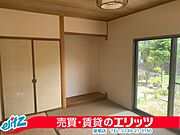 二面採光を取り入れており明るい雰囲気の部屋です。