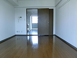 ルヴァン春日 1階1Kの室内