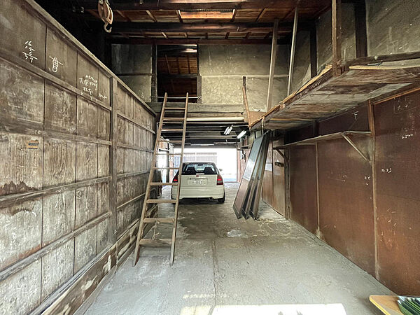 畳工場の跡が少し残ってます