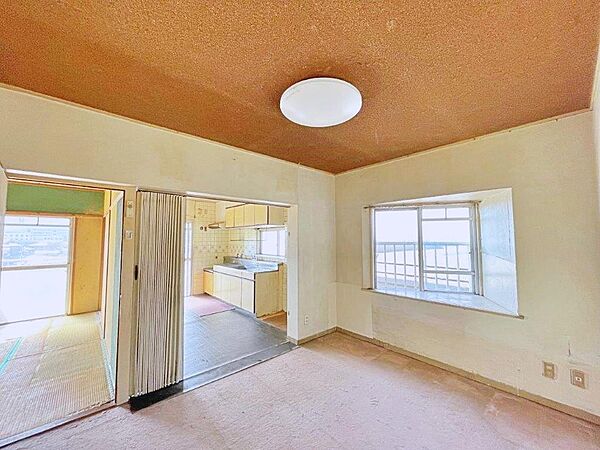 2面採光の角部屋で明るいお部屋です。