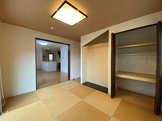 1F和室6帖。床の間と押入れもある来客用にも便利なお部屋です