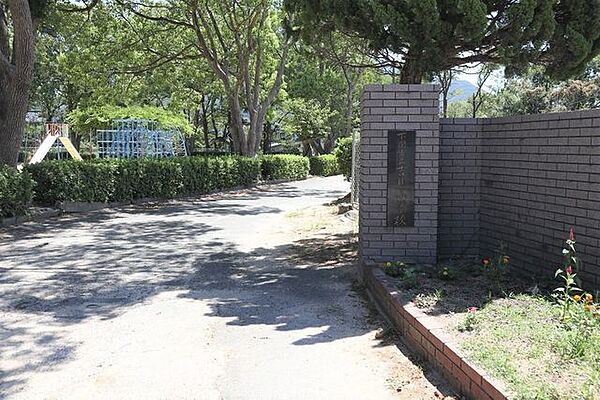 吉見小学校 1200m