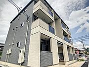 西条駅より徒歩13分 築5年 3階建の賃貸物件