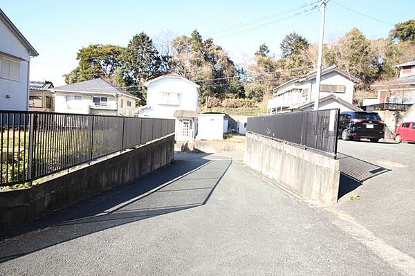 前面道路です。東→西