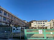 鶴甲小学校　徒歩約６分