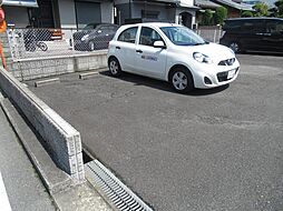 氏本第三モータープール