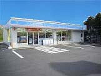 ローソン　姫路東白浜店（八家駅西側）　約480ｍ（徒歩6分）