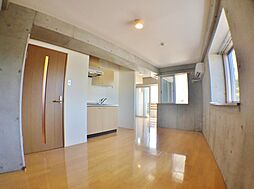 アルトジャルダンII ３０１ 3階ワンルームのリビング/ダイニング