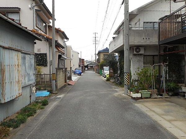 ＊南側前面道路＊幅員約6.2ｍ、間口約2.5ｍです。