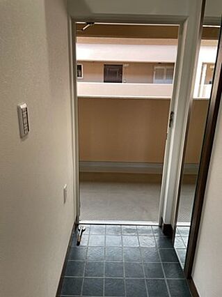 シンプルな玄関...