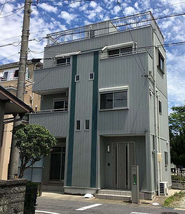 ルーフバルコニーのある木造３階建住宅 3rの中古一戸建て情報 スマイティ 物件番号 23
