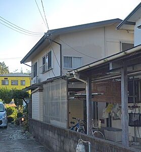 外観：昭和47年5月建築のお家。お気軽にお問い合わせ下さいませ♪