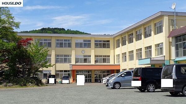 高栄小学校 820m