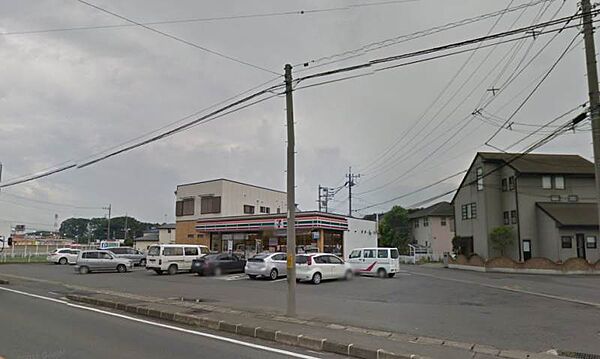 セブンイレブン小山喜沢店 471m