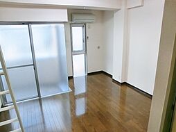 カーサ・デ・ベルローパ 303 3階ワンルームのリビング/ダイニング