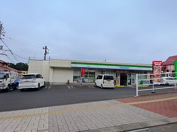 【ファミリーマート坂元店】鹿児島市坂元町にあるコンビニです。サービス・設備　駐車場、鹿児島銀行ATM、Famiポート、コピー・FAX、Wi-Fi、たばこ、お酒 1360m