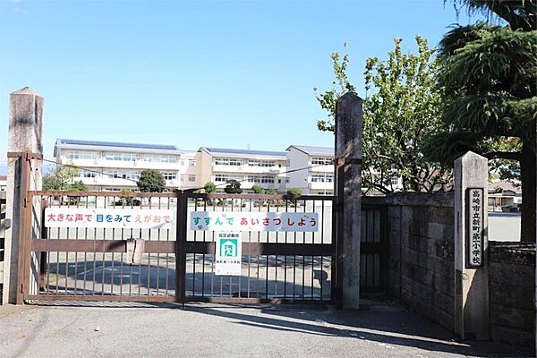 高崎市立 新町第一小学校（171m）