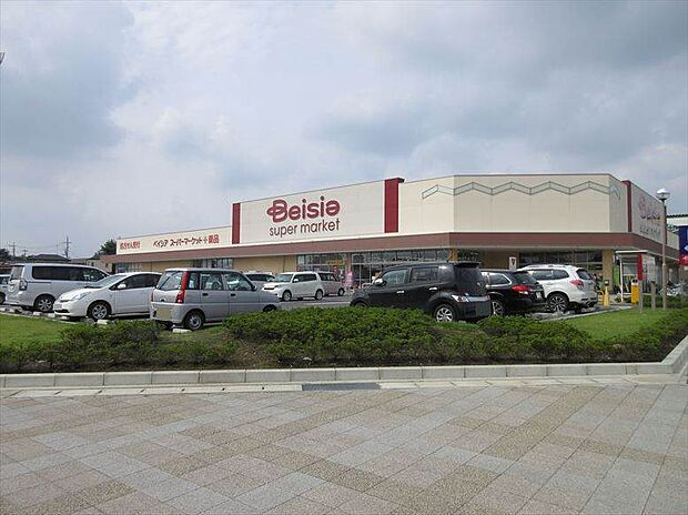 ベイシアスーパーマーケット伊勢崎駅前店 538m営業時間 9:00〜21:00　いつでも安い!!をもっとーに食料品、生活必需品など幅広い品揃えです♪