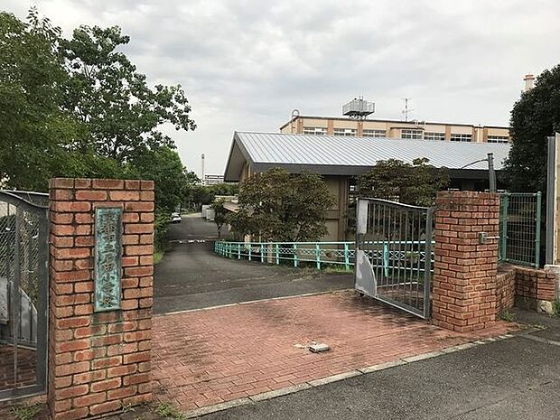 石田小学校 720m