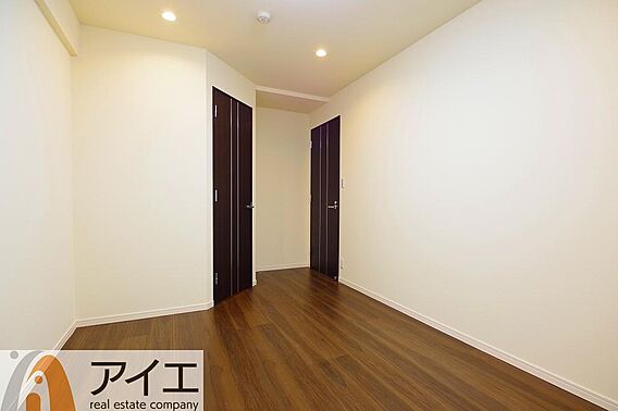 室内のなじみや...