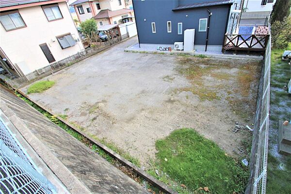 敷地延長部分を駐車場にすれば、整形地約57坪の敷地を有効に使えます。
